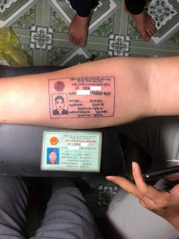 Чувак, вечно забывающий паспорт, набил на руке удостоверение личности МиР