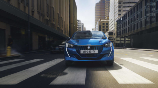 Peugeot представил свой первый полноценный серийный электрокар e-208 Peugeot