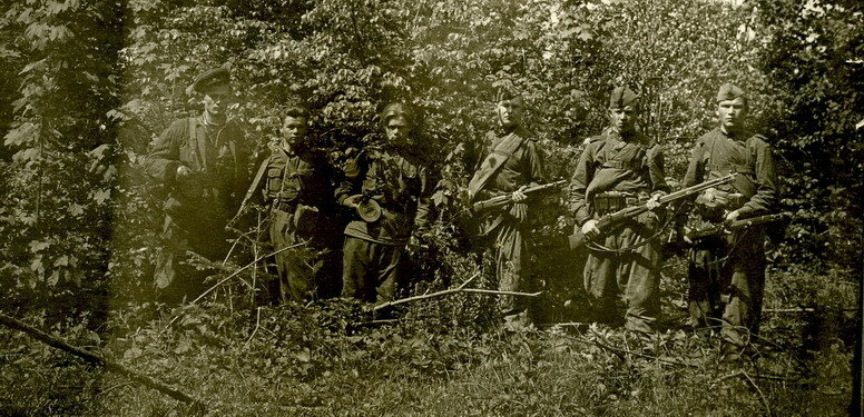 Охотники на бандеровцев: подборка фотографий конца 40-х годов Дальние дали